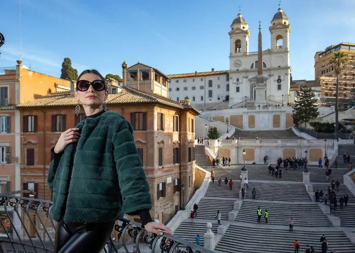 The At The Spanish Steps רומא
